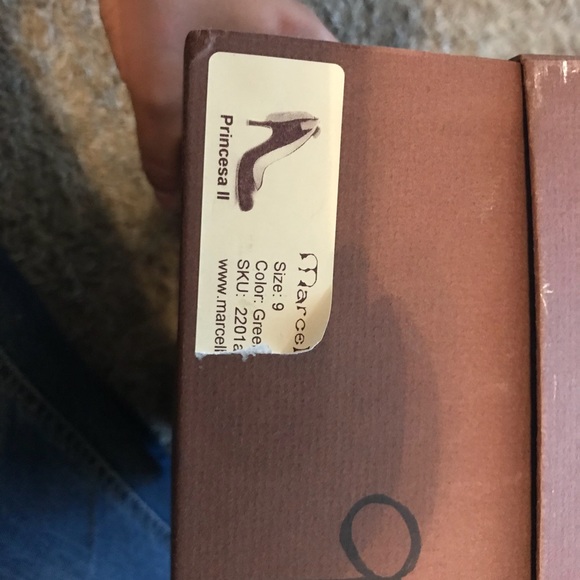 Pumps - Picture 7 of 7